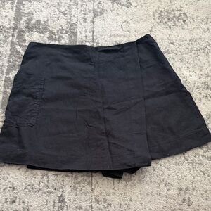 Uniqlo - Women’s Black Linen Mini Skort with Side Patch Pocket